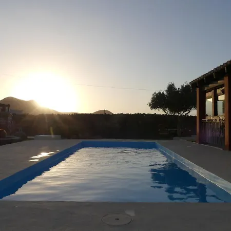 בית הארחה Warung לאחארס