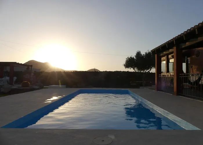 Πανσιόν Warung Lajares