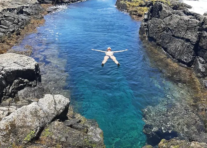 Warung Πανσιόν *